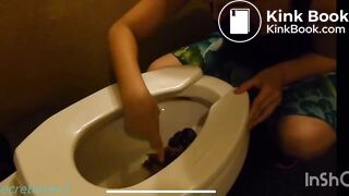 Elle mange sa merde, ScatKings.com Scat Porn 18 ScatKings.com Scat Porn